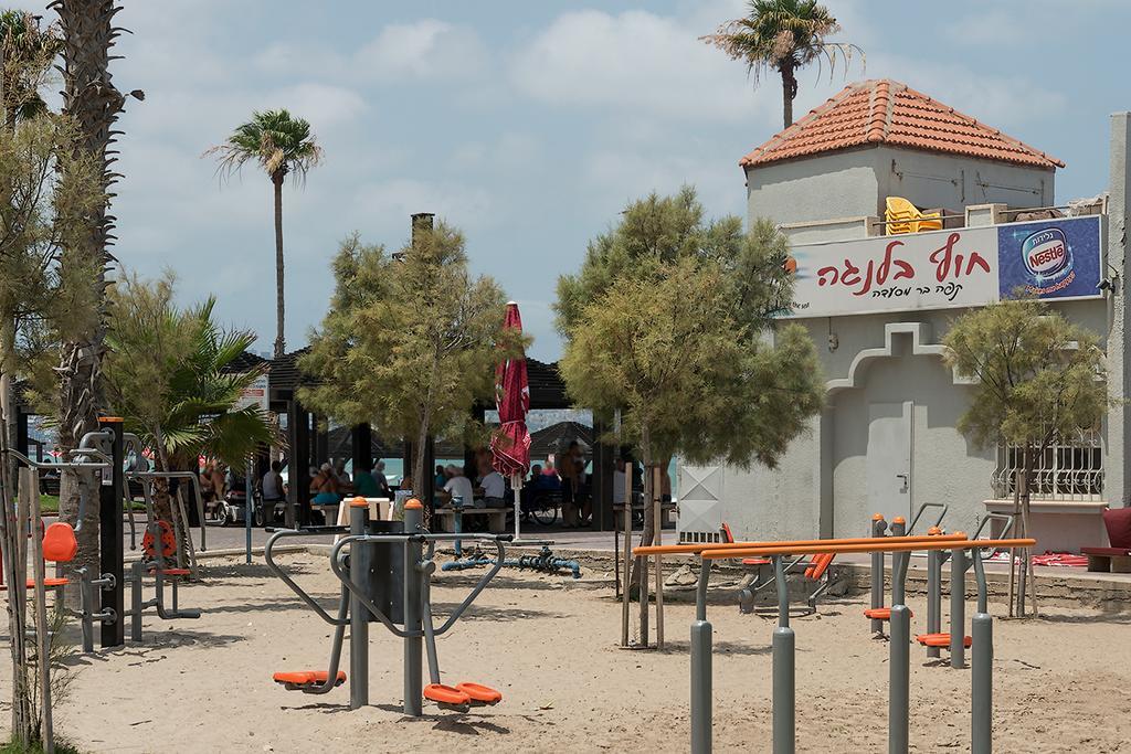Dream On The Beach Haifa Exterior photo