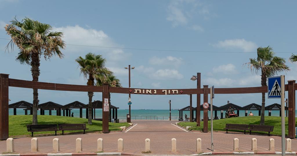Dream On The Beach Haifa Exterior photo